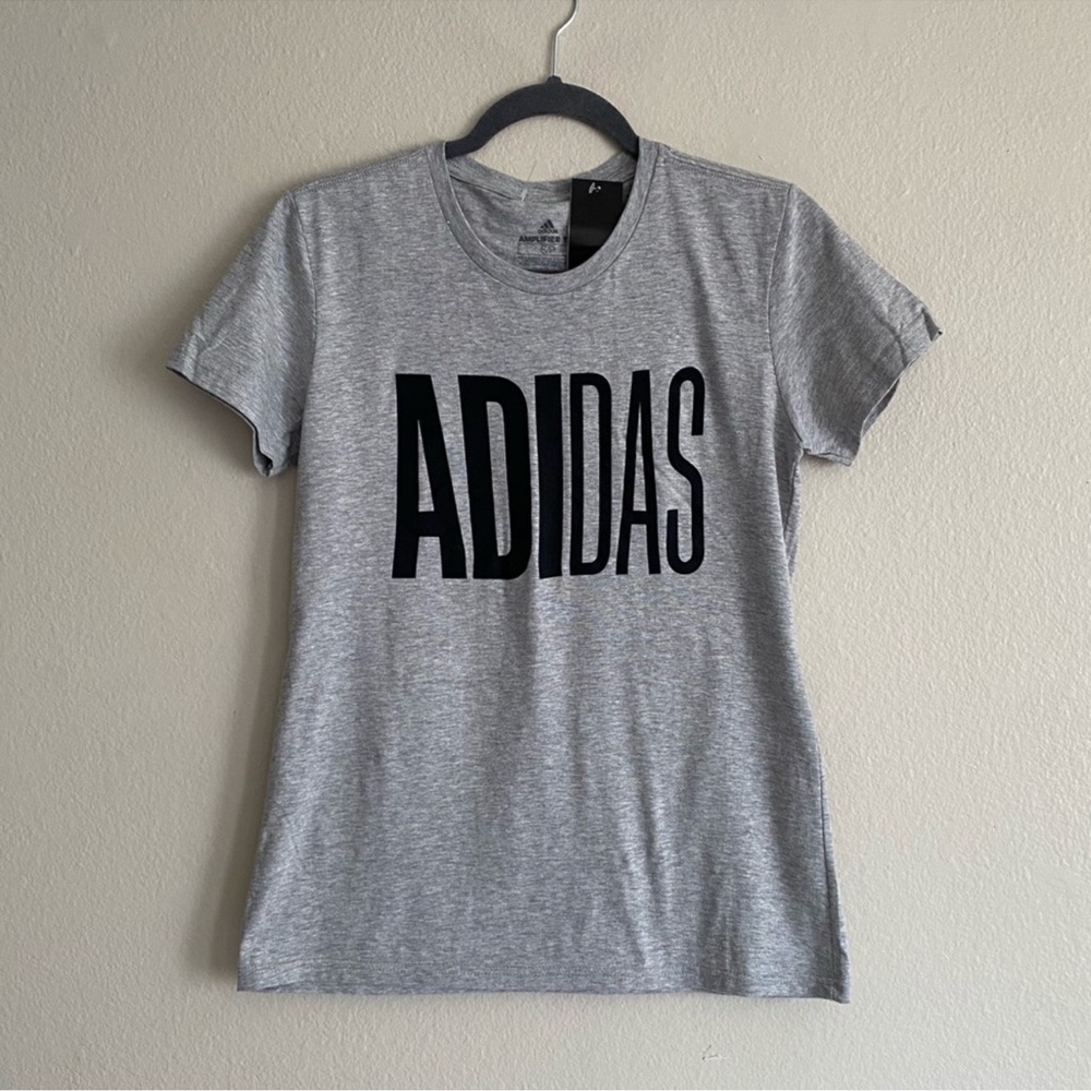 Adidas Gray Women’s Athletic T-Shirt with Black Logo✨